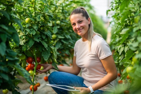GrowPro Expert Series hydroponic greenhouse with active cooling